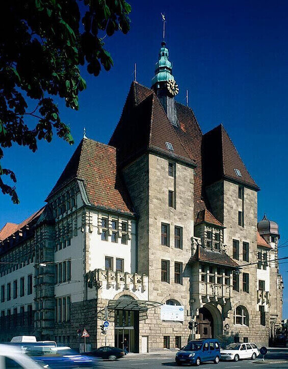 MEIN JOB BIBLIOTHEK: Городская библиотека Бремена, внешний вид Центральной библиотеки. Интервью с Норой Нойхаус де Лорел. MEIN JOB BIBLIOTHEK: Мнения библиотечного сообщества, Городская библиотека Бремена, Центральная библиотека.